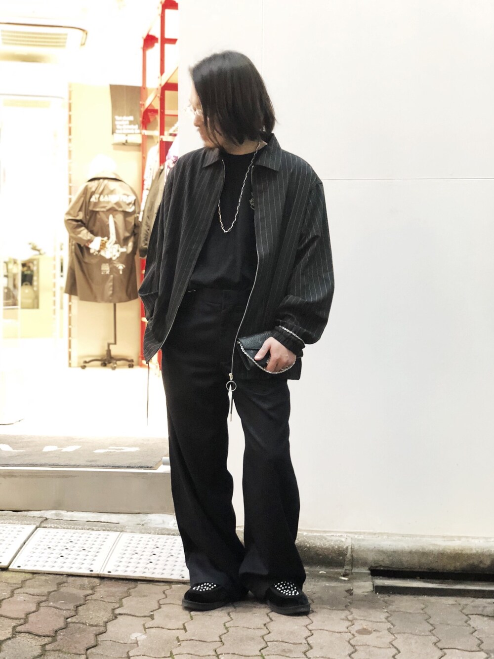 「シンプルコーデ、黒、kudos、PALM ANGELS、Danke schon、WHITELAND BLACKBURN、blackmeans、MCM、LHP、LHP上野」｜「Palm Angelsのアイテム（スニーカー、ブラック系）」を使った、kazuya muraiさん（メンズ・168cm）の秋コーディネートの1枚目の写真