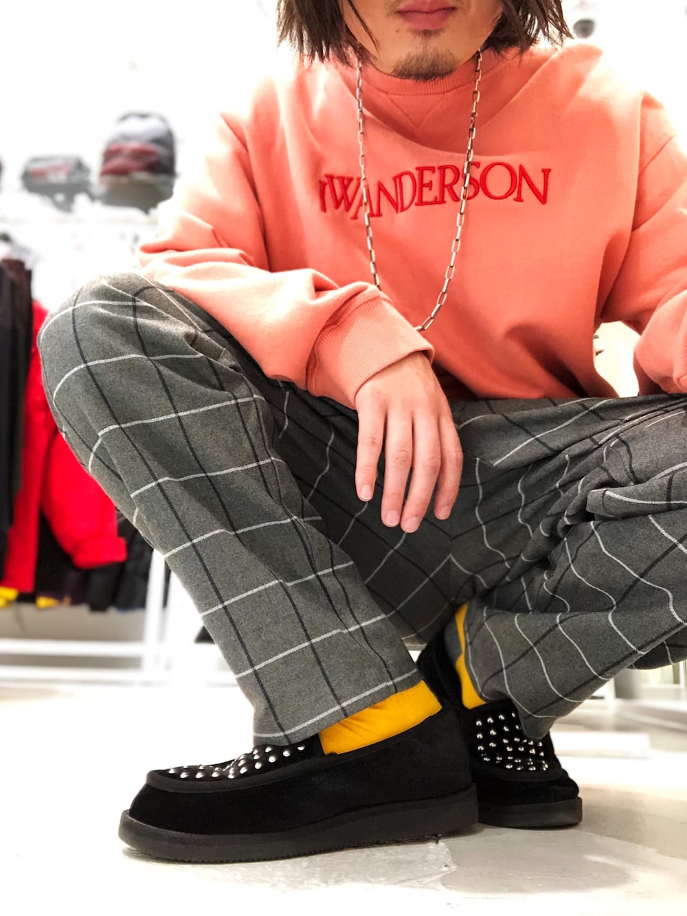 「お洒落さんとつながりたい、休日スタイル、JWANDERSON、WHITELAND BLACKBURN、チェックパンツ、PALM ANGELS、LHP、LHP上野、上野」｜「Palm Angelsのアイテム（スリッポン、ブラック系）」を使った、kazuya muraiさん（メンズ・168cm）の冬コーディネートの1枚目の写真