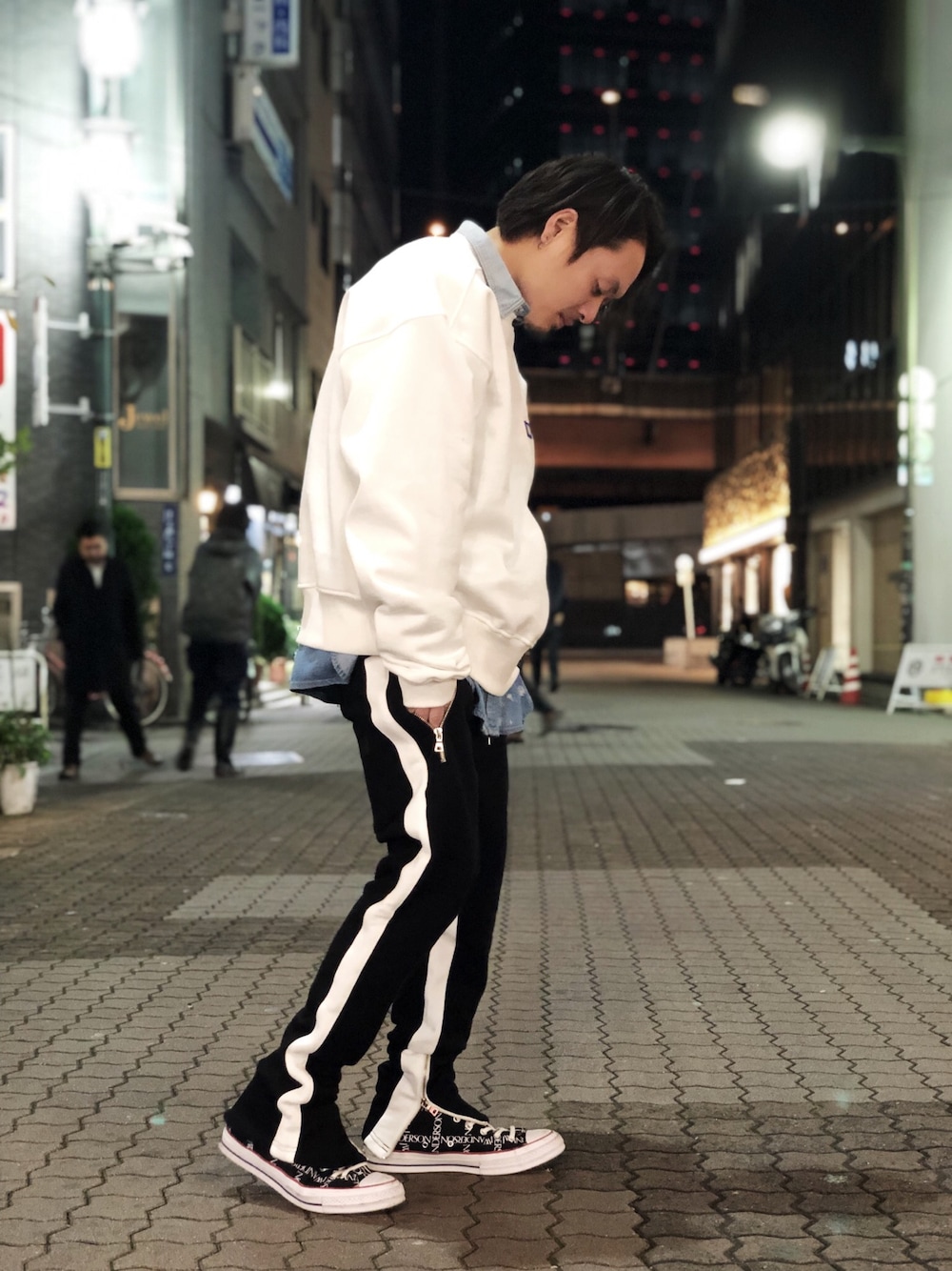 「ブラック、LHP、Danke schon、寒い、スエットパンツ、シンプルコーデ、オトナカジュアル、上野、WHITELAND BLACKBURN、LHP上野」｜「DANKE SCHONのDankeSchon/ダンケシェーン/Color Sweat Pants（その他パンツ、ブラック系）」を使った、kazuya muraiさん（メンズ・168cm）の冬コーディネートの1枚目の写真
