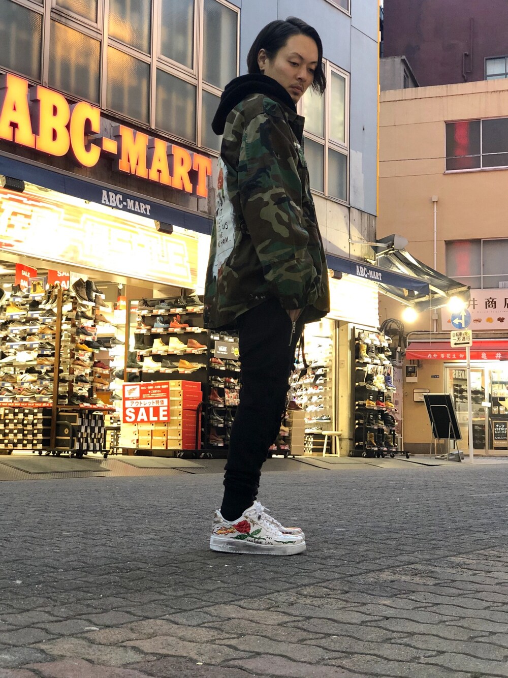 「大人カジュアル、今日のコーデ、迷彩、resurrect by night、Danke schon、LHP、LHP上野、上野、新作」｜「L.H.Pのアイテム（スニーカー、ホワイト系）」を使った、kazuya muraiさん（メンズ・168cm）の冬コーディネートの1枚目の写真