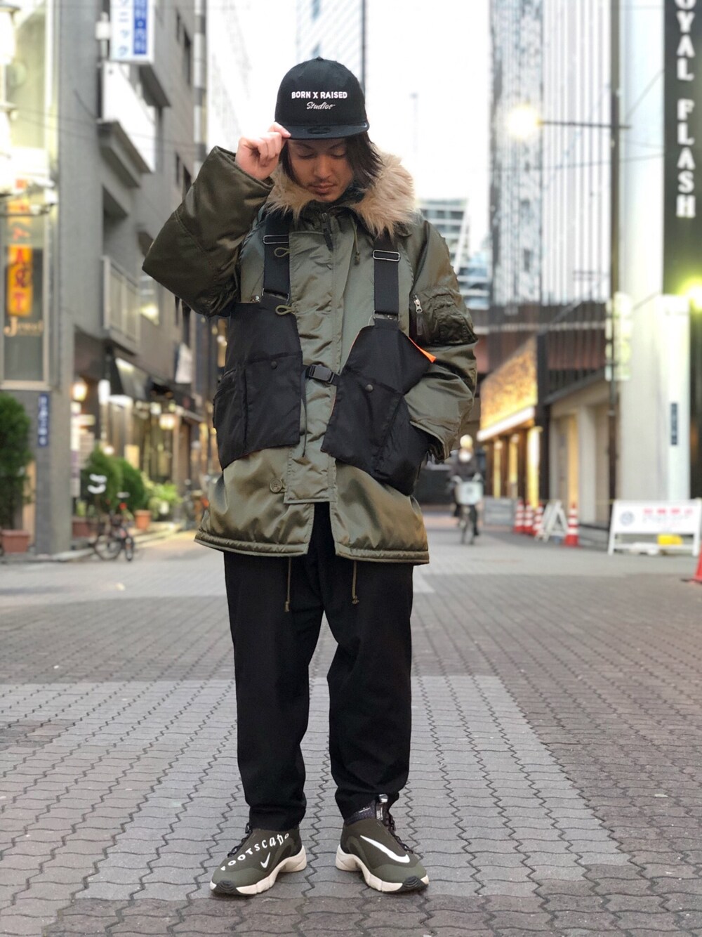 「NIKE、ストリート、LHP、大人カジュアル、上野、gosharubchinskiy、WHITELAND BLACKBURN、BornxRaised、LHP上野、スタッフセンバツ」｜「WHITELANDのWHITELAND/ホワイトランド/Easy Pants（パンツ、ブラック系）」を使った、kazuya muraiさん（メンズ・168cm）の冬コーディネートの1枚目の写真