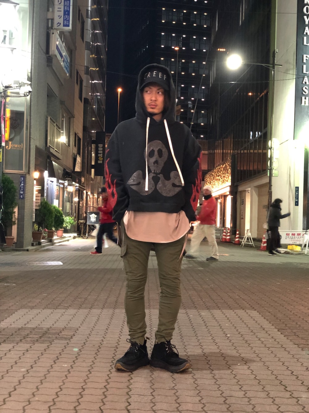 「ミリタリー、LHP、カーキ、Danke schon、カーゴパンツ、blackmeans、春コーデ、AMIRI、LHP上野、平成最後のWEARISTAセンバツ」｜「DANKE SCHONのDankeSchon/ダンケシェーン/Braid T-Shirts/ブレイドTシャツ（Tシャツ/カットソー、ベージュ系）」を使った、kazuya muraiさん（メンズ・168cm）の春コーディネートの1枚目の写真