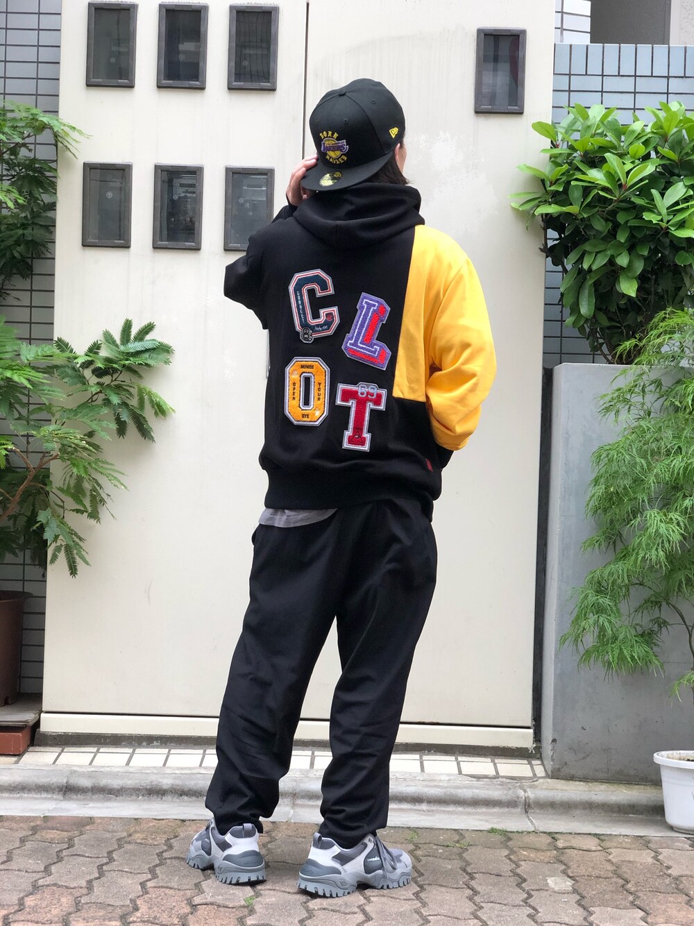 「今日のコーデ、大人カジュアル、スケータースタイル、スケートスタイル、LA、Clot、WHITELAND BLACKBURN、BornxRaised、LHP、LHP上野」｜「WHITELANDのWHITELAND/ホワイトランド/Easy Pants（パンツ、ブラック系）」を使った、kazuya muraiさん（メンズ・168cm）の夏コーディネートの1枚目の写真