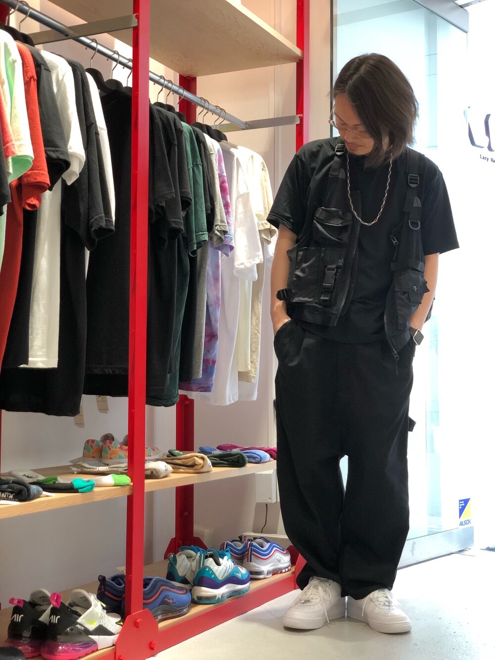 「NIKE、ブラック、黒、LHP、大人カジュアル、Danke schon、上野、KIDILL、LHP上野、夏だ！Tシャツ着よう！」｜「DANKE SCHONのDankeSchon/ダンケシェーン/MESH VEST(ベスト)（ベスト、ブラック系）」を使った、kazuya muraiさん（メンズ・168cm）の夏コーディネートの1枚目の写真
