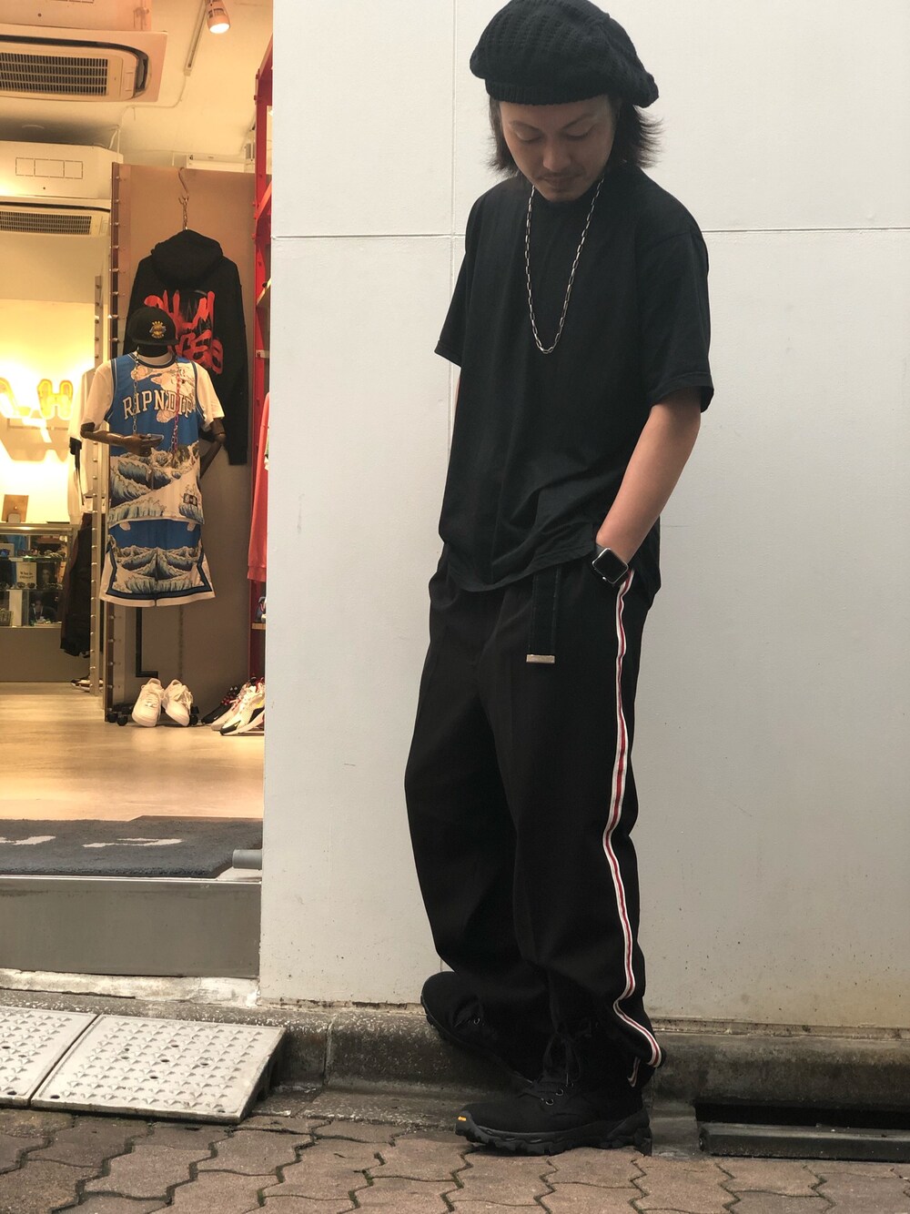 「スラックス、LHP、yohjiyamamoto、blackmeans、08sircus、夏コーデ、オトナカジュアル、ラインパンツ、WHITELAND BLACKBURN、LHP上野」｜「WHITELANDのWHITELAND/ホワイトランド/ラインパンツ（その他パンツ、ブラック系）」を使った、kazuya muraiさん（メンズ・168cm）の夏コーディネートの1枚目の写真