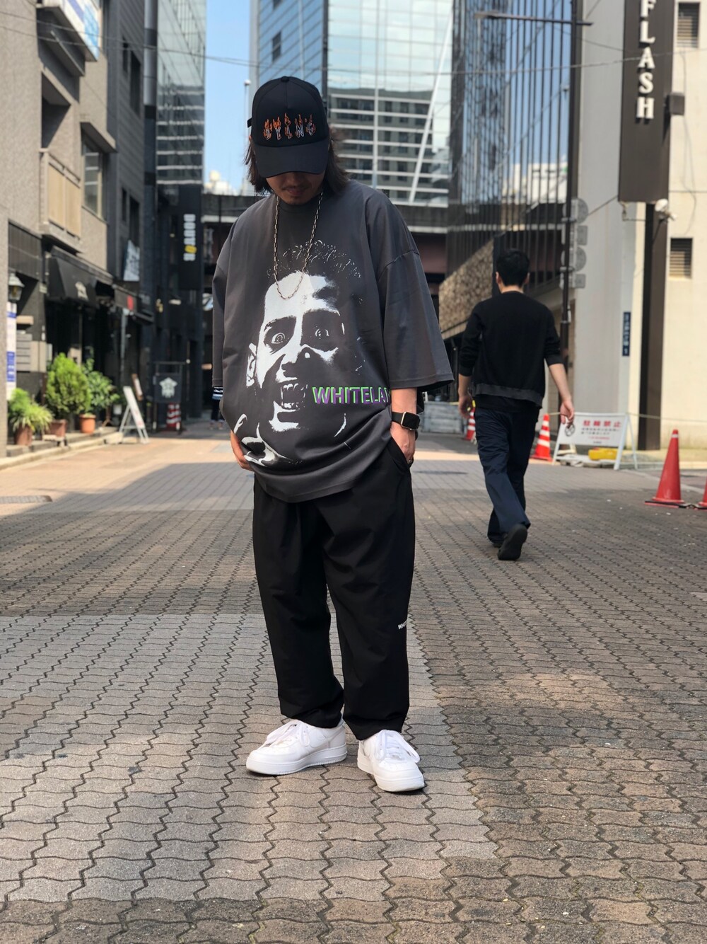 「NIKE、LHP、ラフ、ビックシルエット、カジュアルコーデ、上野、NIKE AIR FORCE、WHITELAND BLACKBURN、おしゃれさんと繋がりたい、LHP上野」｜「WHITELANDのWHITELAND/ホワイトランド/ナイロンクロップドパンツ（その他パンツ、ブラック系）」を使った、kazuya muraiさん（メンズ・168cm）の夏コーディネートの1枚目の写真