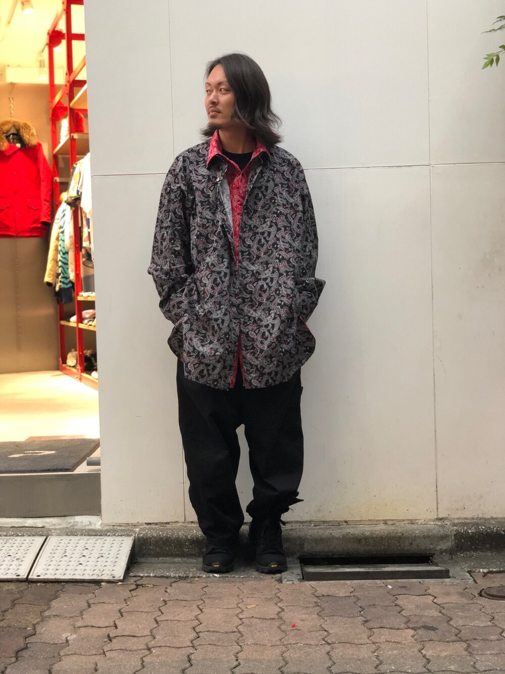 「柄シャツ、秋のコーデ、LHP、yohjiyamamoto、Danke schon、ペイズリー、シャツスタイル、上野、KIDILL、LHP上野」｜「DANKE SCHONのDankeSchon/ダンケシェーン/ペイズリーレイヤードシャツ（シャツ/ブラウス、ブラック系）」を使った、kazuya muraiさん（メンズ・168cm）の秋コーディネートの1枚目の写真