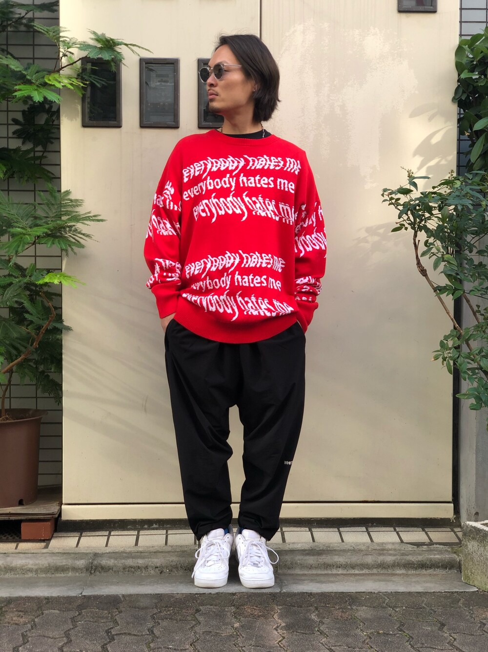 「ニット、NIKE、赤、LHP、Danke schon、大人コーデ、上野、秋コーデ、LHP上野、クラシックメガネコーデ」｜「DANKE SCHONのDankeSchon/ダンケシェーン/HATES ME 総柄ニット（ニット/セーター、レッド系）」を使った、kazuya muraiさん（メンズ・168cm）の秋コーディネートの1枚目の写真