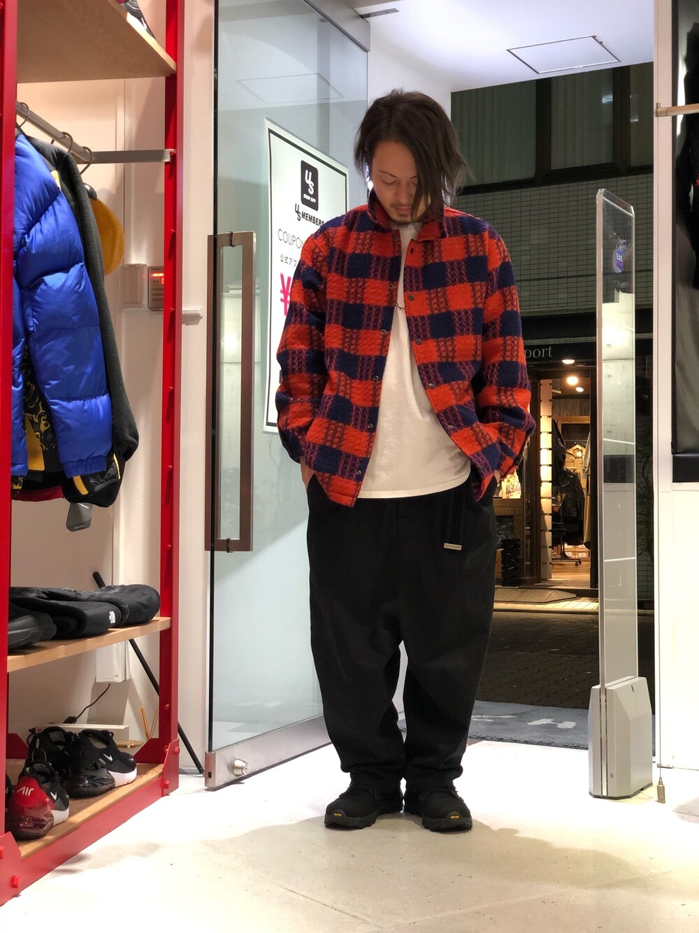 「シンプル、秋のコーデ、LHP、yohjiyamamoto、ゆるコーデ、上野、KIDILL、おしゃれさんと繋がりたい、LHP上野」｜「DANKE SCHONのDankeSchon/ダンケシェーン/ウールコーチジャケット（ブルゾン、レッド系）」を使った、kazuya muraiさん（メンズ・168cm）の秋コーディネートの1枚目の写真