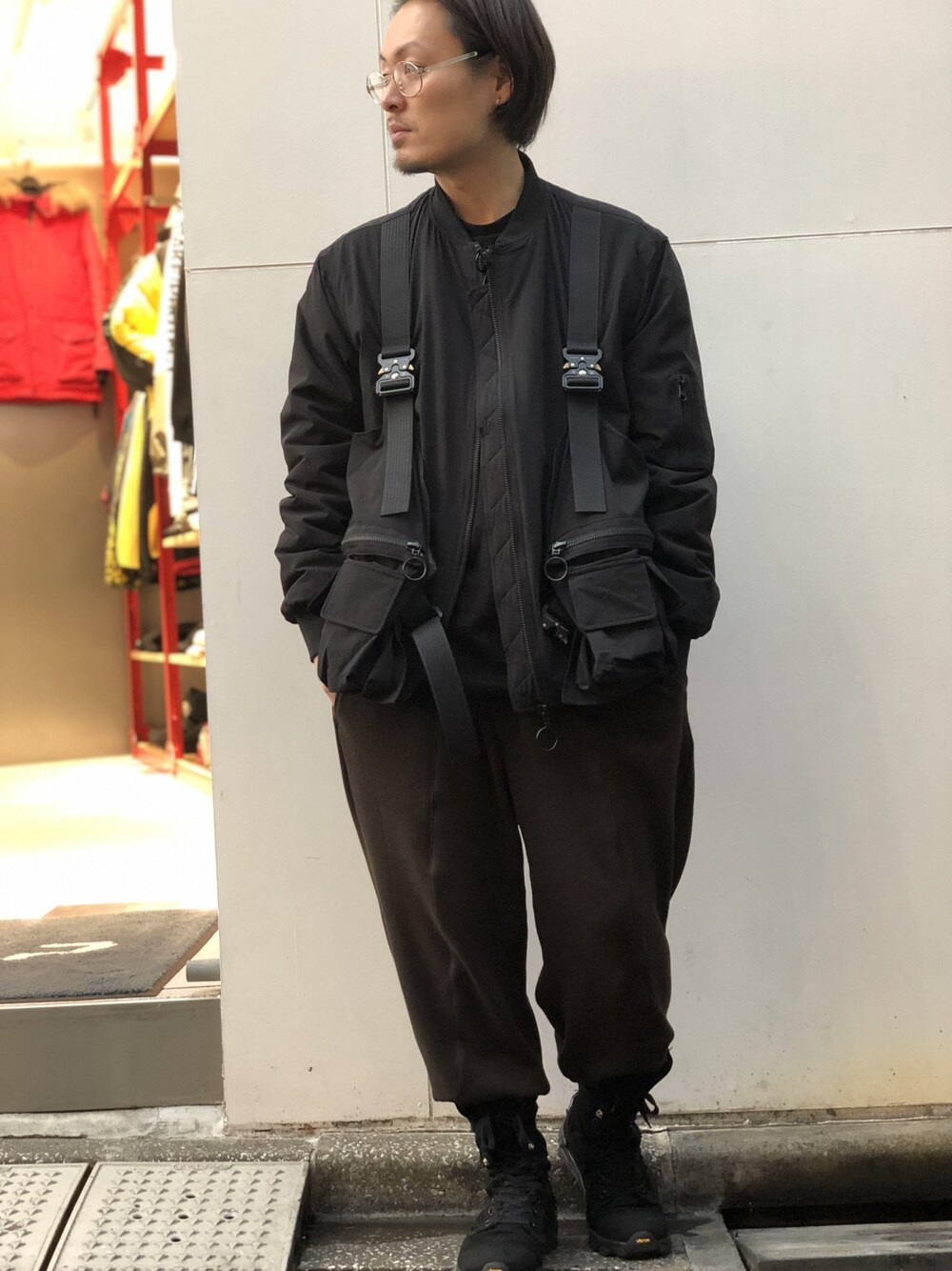 「ブルゾン、アウター、LHP、yohjiyamamoto、Danke schon、シンプルコーデ、上野、blackweirdos、LHP上野」｜「DANKE SCHONのDankeSchon/ダンケシェーン/バックルMA-1（MA-1、ブラック系）」を使った、kazuya muraiさん（メンズ・168cm）の冬コーディネートの1枚目の写真