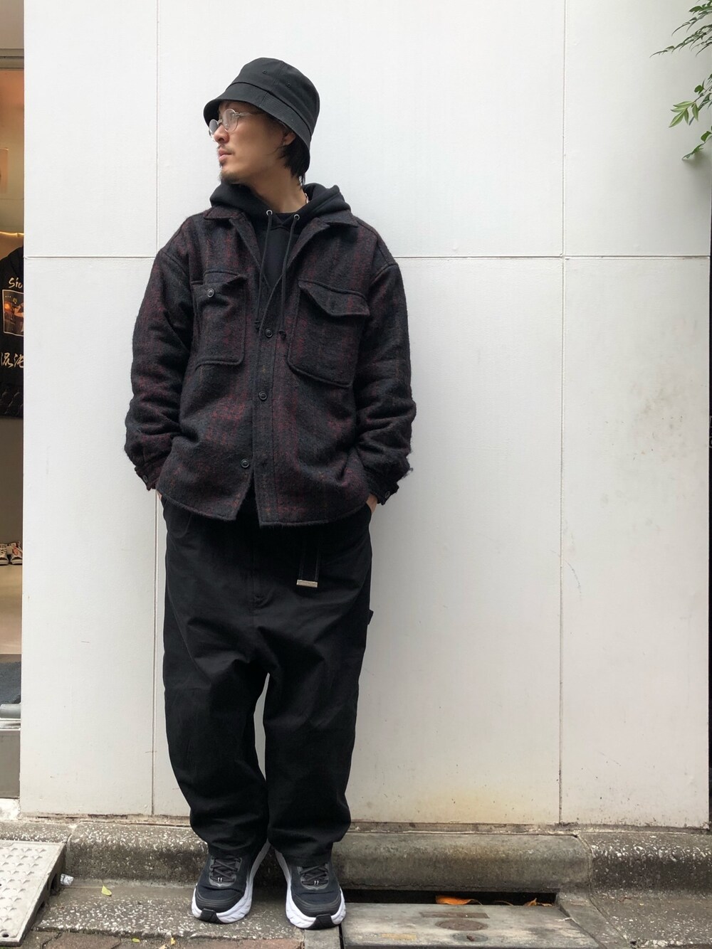 「LHP、冬コーデ、大人カジュアル、上野、WHITELAND BLACKBURN、lownn、LHP上野、冬アウター着回しチャレンジ」｜「WHITELANDのWHITELAND/ホワイトランド/HAT（ハット、ブラック系）」を使った、kazuya muraiさん（メンズ・168cm）の冬コーディネートの1枚目の写真