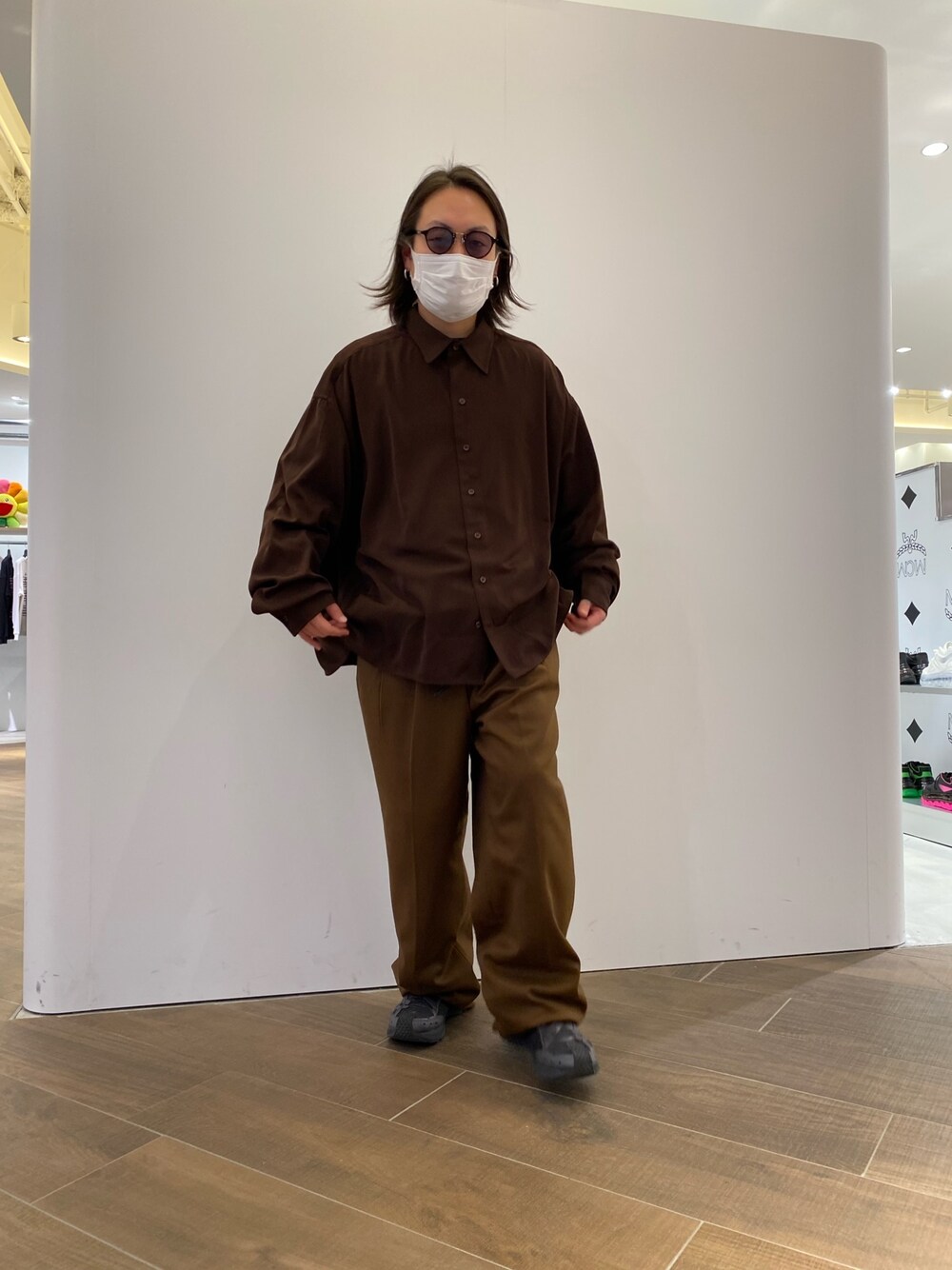 「シンプル、LHP、冬コーデ、Danke schon、アースカラー、korea、ブラウンコーデ、korea style、lhp名古屋PARCO、私の推しブランド」｜「DANKE SCHONのDankeSchon/ダンケシェーン/レインボーチェーンシャツ（シャツ/ブラウス、ブラウン系）」を使った、kazuya muraiさん（メンズ・168cm）の冬コーディネートの1枚目の写真
