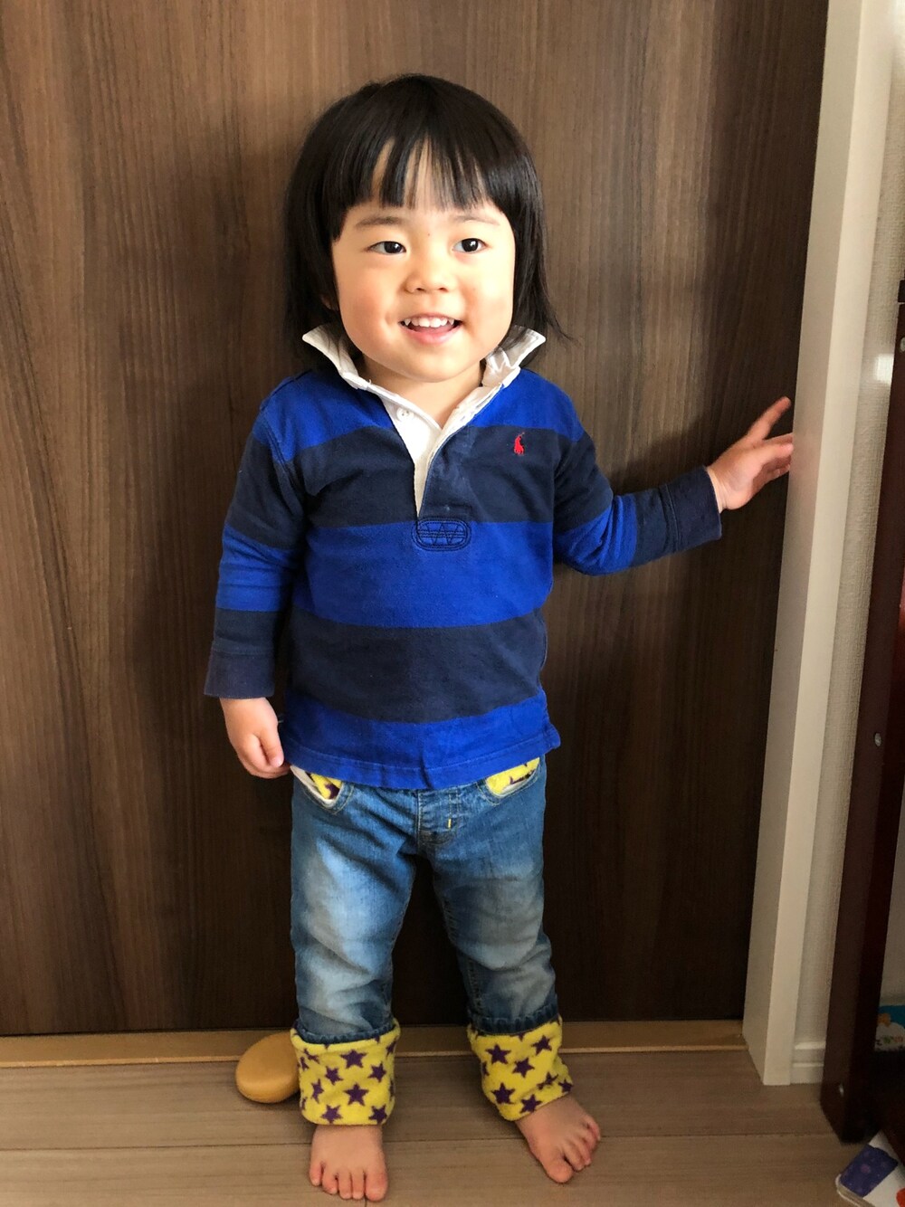 「男の子、男の子コーデ、ラルフローレン、ジーンズ、裏起毛、三兄妹、２歳1ヶ月、おしゃれさんと繋がりたい」｜「POLO RALPH LAURENのアイテム（ポロシャツ、ブルー系）」を使った、3kids_codeさん（キッズ・90cm）の冬コーディネートの1枚目の写真