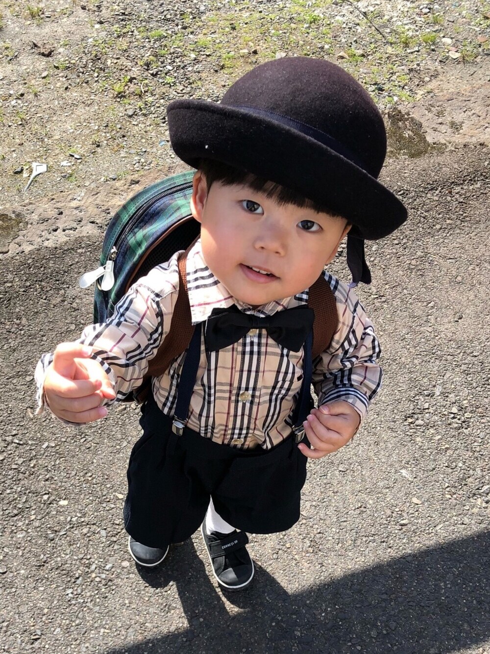 「入園式、入園式コーデ、男の子、2歳4ヶ月、バーバリー、burberry、蝶ネクタイ、幼稚園、おしゃれさんと繋がりたい」｜「制帽のアイテム（ハット、ブラック系）」を使った、3kids_codeさん（キッズ・90cm）の春コーディネートの1枚目の写真