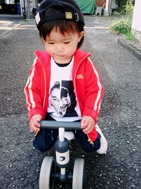 「RADCHAP（ラッドチャップ）のアイテム（ブルゾン）」を使った、аотмайさん（キッズ・70cm）の春コーディネート