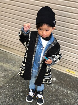 「AZUL by moussy（アズールバイマウジー）のアイテム（ニットキャップ/ビーニー）」を使った、аотмайさん（キッズ・70cm）の冬コーディネート