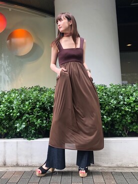 「LAGUNAMOON（ラグナムーン）のアシンメトリーバングル（バングル/リストバンド）」を使った、藤井さん（レディース・165cm）の夏コーディネート