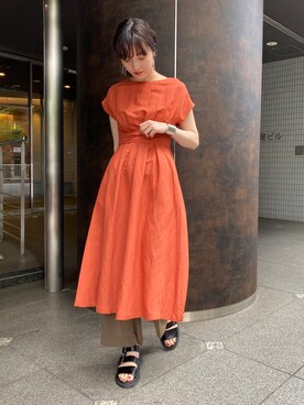 ワンピース/ドレスを使った「ダークオレンジ」の人気ファッション