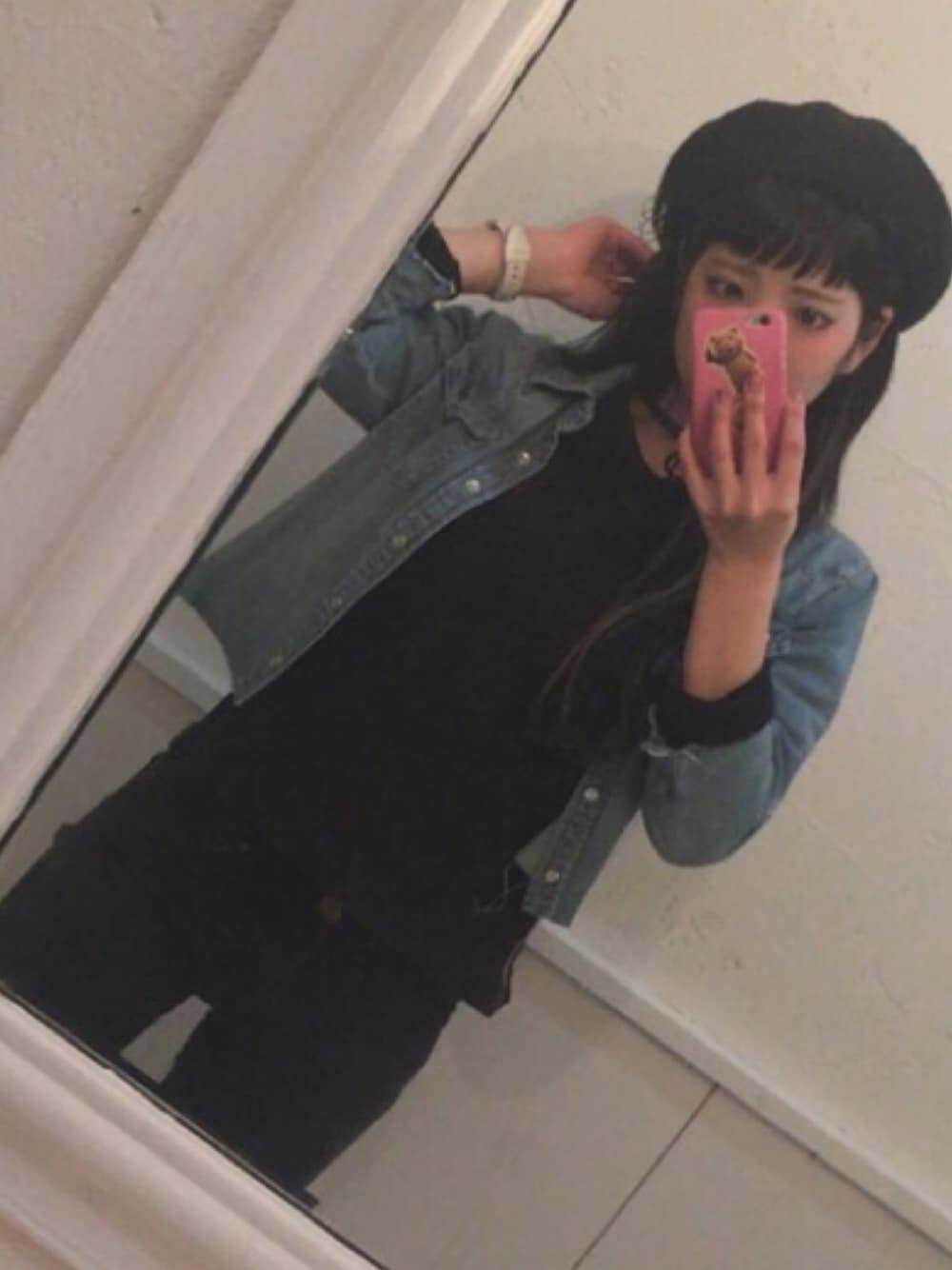 「カジュアル、ベレー帽、デニムシャツ、スキニーデニム」｜「POLO RALPH LAURENのアイテム（Tシャツ/カットソー、ブラック系）」を使った、rinasuさん（レディース・163cm）の冬コーディネートの1枚目の写真