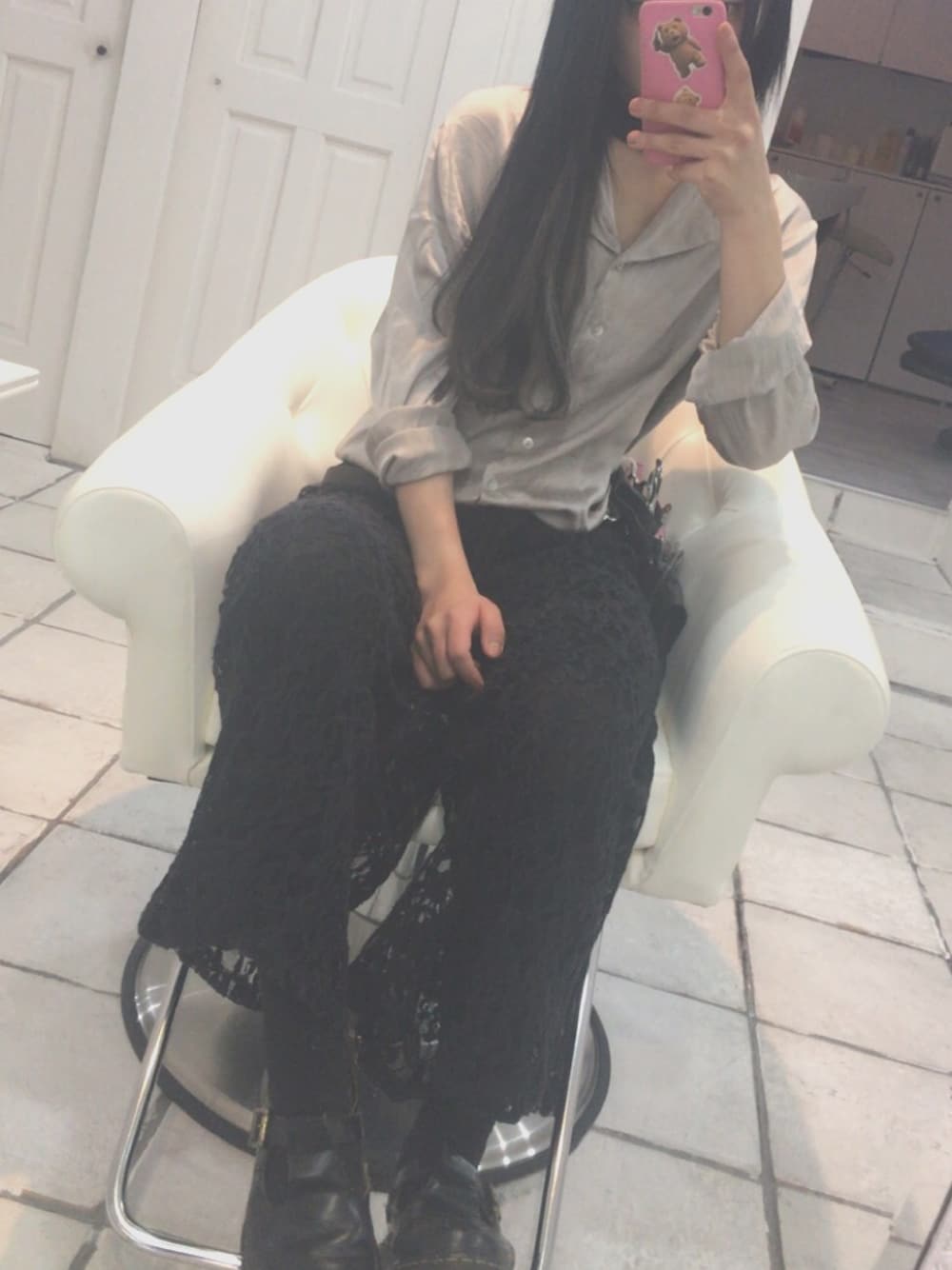 「はるコーデ、ワイドパンツ、レース、シャツスタイル」｜「usedのアイテム（スラックス、ブラック系）」を使った、rinasuさん（レディース・163cm）の春コーディネートの1枚目の写真