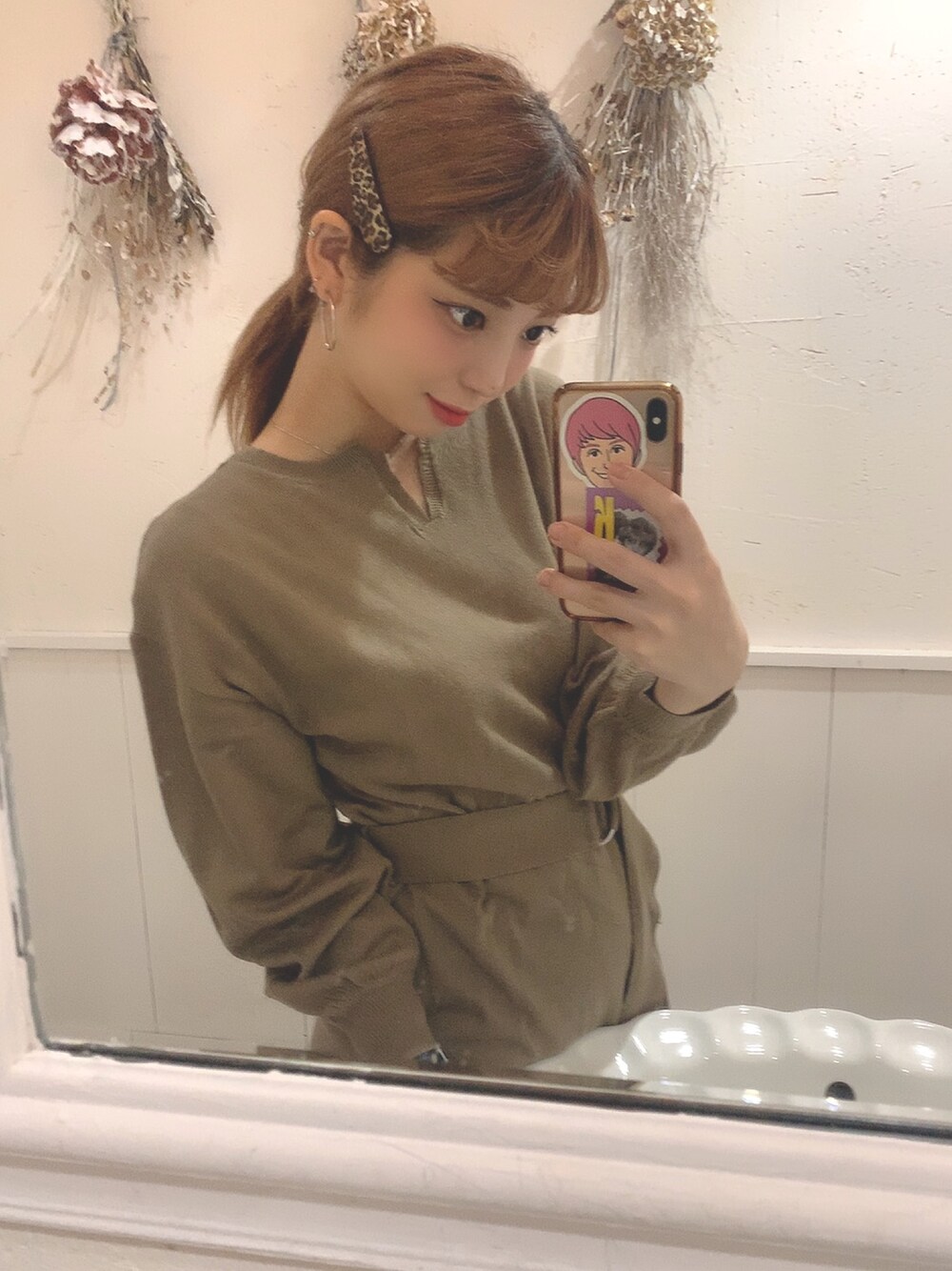 「ワンピース、ワントーンコーデ、ヘアピン、ひょう柄、シンプル」｜「coca（coca）のアイテム（ワンピース/ドレス、ベージュ系）」を使った、rinasuさん（レディース・163cm）の春コーディネートの1枚目の写真
