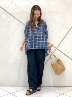 「URBAN RESEARCH DOORS（アーバンリサーチドアーズ）のペーパープレーンショルダーバッグ（ショルダーバッグ）」を使った、井上　裕美さん（レディース・158cm）の春コーディネート