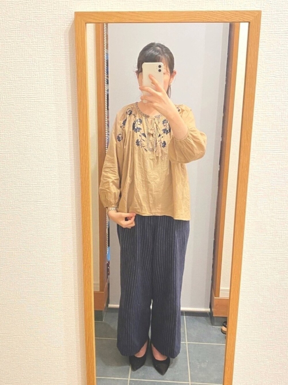 「休日スタイル、初夏コーデ」｜「le.coeur blancのアイテム（シャツ/ブラウス、ベージュ系）」を使った、ぴっぴさん（レディース・157cm）の夏コーディネートの1枚目の写真