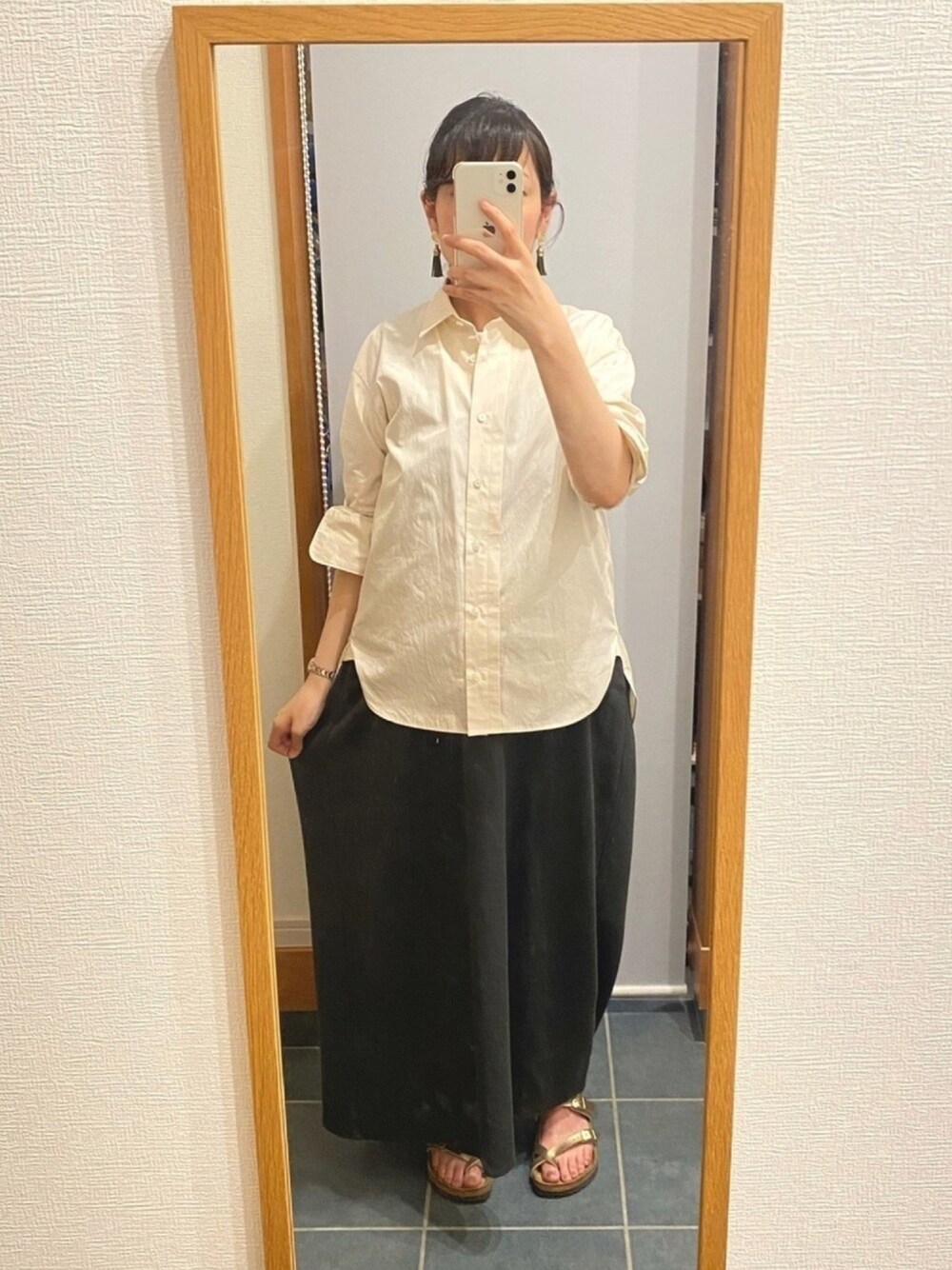 「+J、UNIQLO+J、laato」｜「UNIQLOのアイテム（シャツ/ブラウス、ベージュ系）」を使った、ぴっぴさん（レディース・157cm）の夏コーディネートの1枚目の写真