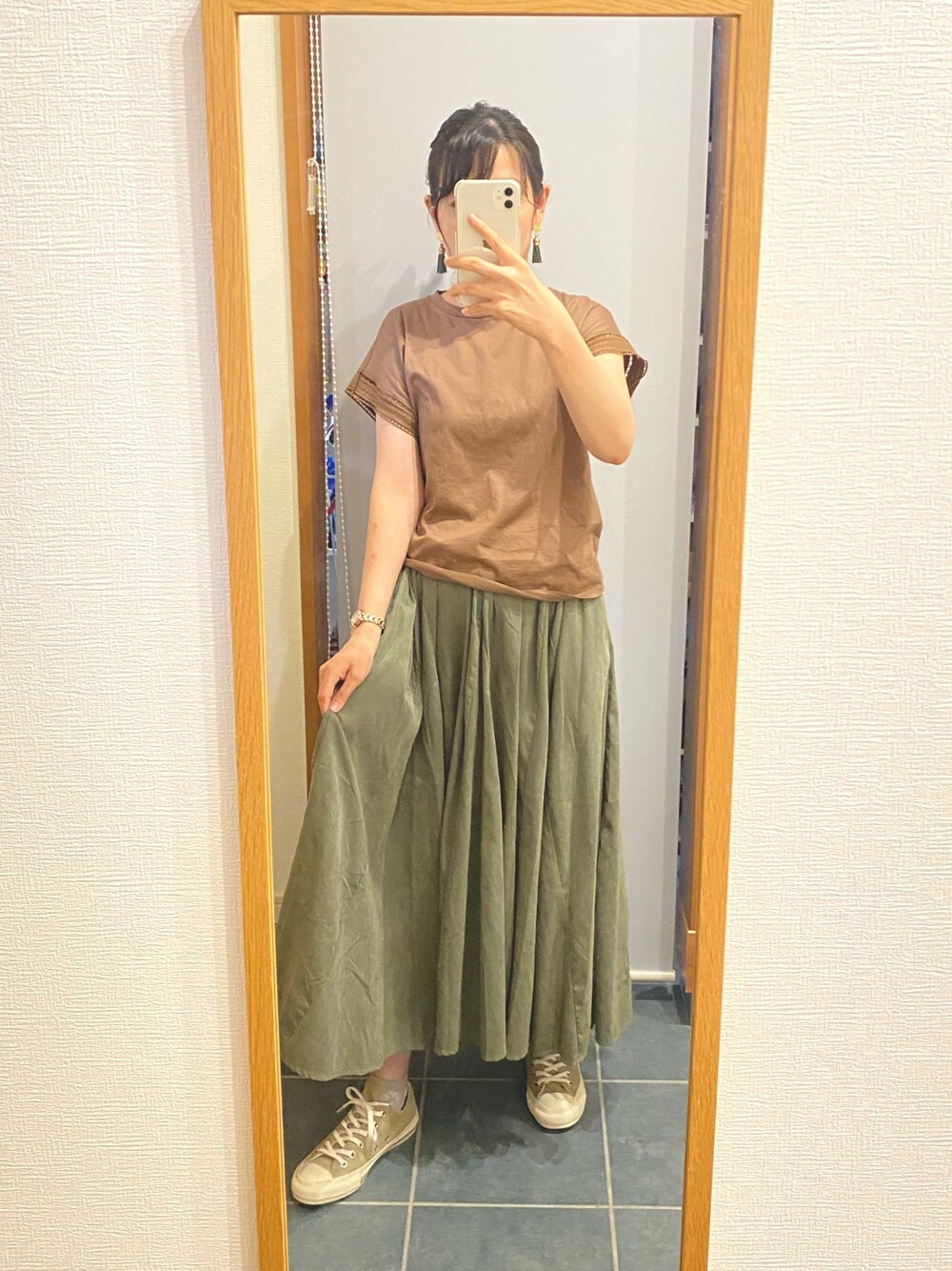 「秋のコーデ、秋コーデ、秋カラー、ブラウン、カーキ」｜「antiquaのアイテム（スカート、グリーン系）」を使った、ぴっぴさん（レディース・157cm）の秋コーディネートの1枚目の写真