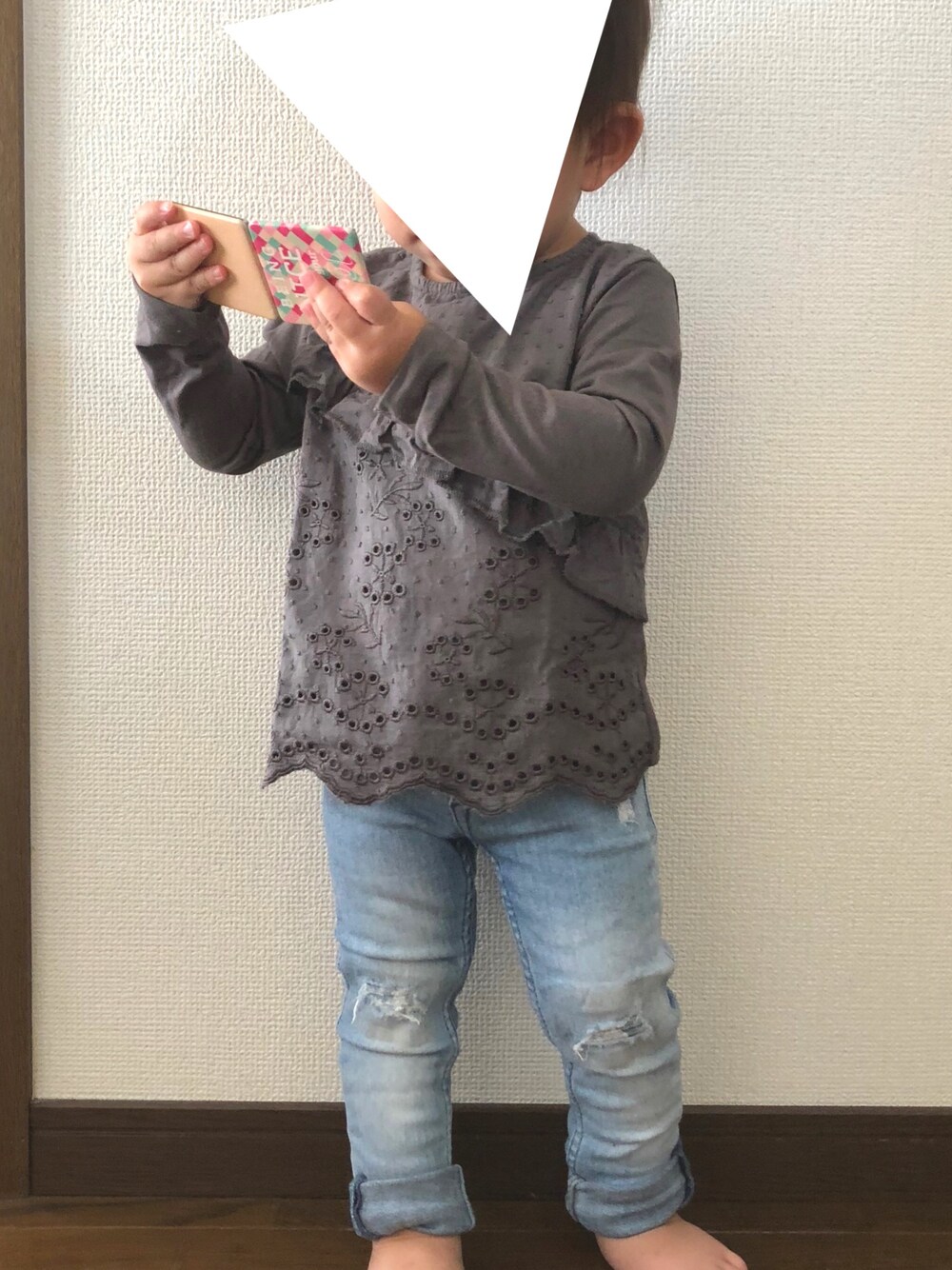 「秋コーデ、カジュアルコーデ、キッズコーデ、シンプル、秋色、H&M、1歳、プチプラ、女の子コーデ、ZARA KIDS」｜「ZARA KIDSのアイテム（トップス、グレー系）」を使った、co_riさん（キッズ・80cm）の秋コーディネートの1枚目の写真