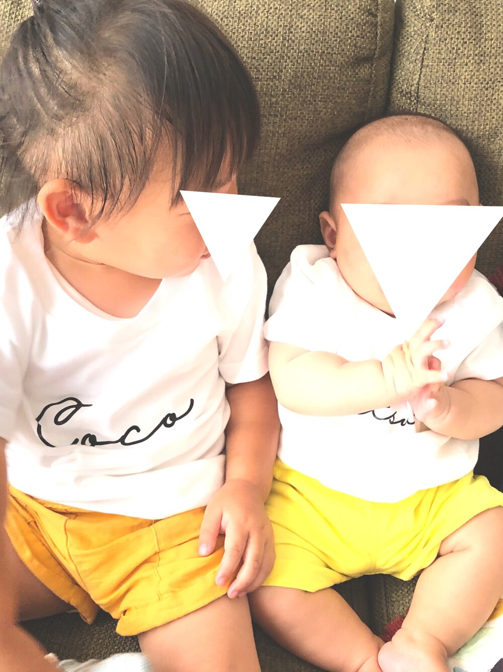 「夏コーデ、キッズ、カジュアルコーデ、プチプラ、白Tシャツ、2歳、０歳、姉弟、リンクコーデ、おそろいコーデ」｜「ZARA KIDSのアイテム（パンツ、イエロー系）」を使った、co_riさん（キッズ・80cm）の夏コーディネートの1枚目の写真