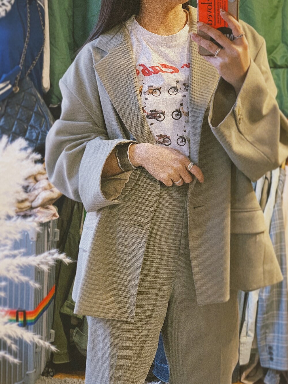 「セットアップ、シンプルコーデ、くすみカラー、ピスタチオ、春服、ゆるコーデ、春アウター、ママファッション、春」｜「古着のアイテム（テーラードジャケット、グリーン系）」を使った、ku.bomiさん（レディース・156cm）の冬コーディネートの1枚目の写真