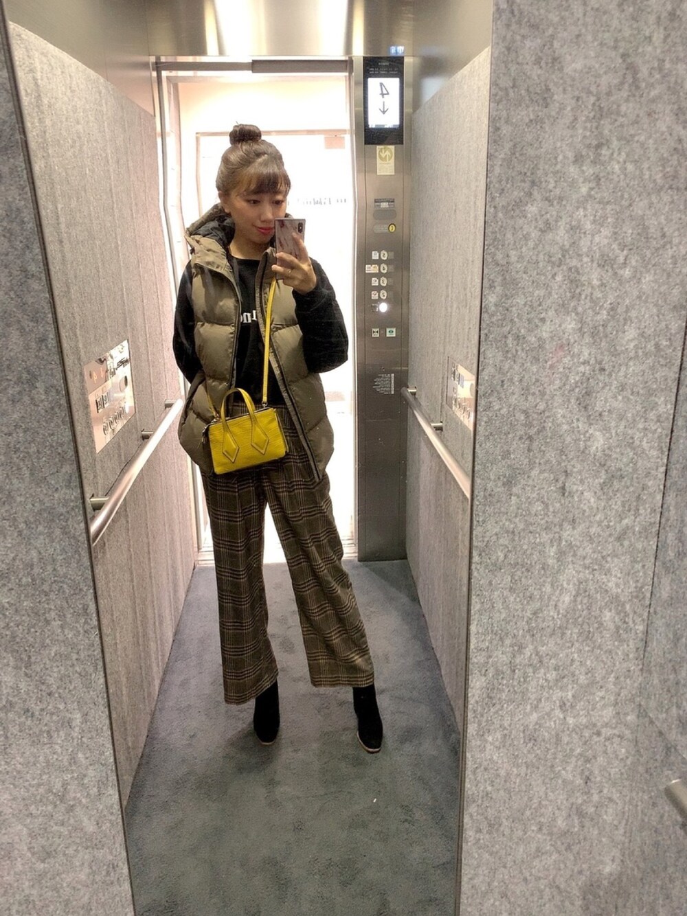 「girl、fashion、VINTAGE、H&M、ZARA、comfortable」｜「GUのアイテム（ダウンベスト、ベージュ系）」を使った、yukita さん（レディース・160cm）の秋コーディネートの1枚目の写真