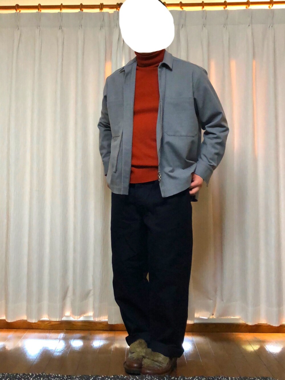 「AURALEEのアイテム（ニット/セーター、オレンジ系）」を使った、カーボンさん（メンズ・173cm）の冬コーディネートの1枚目の写真