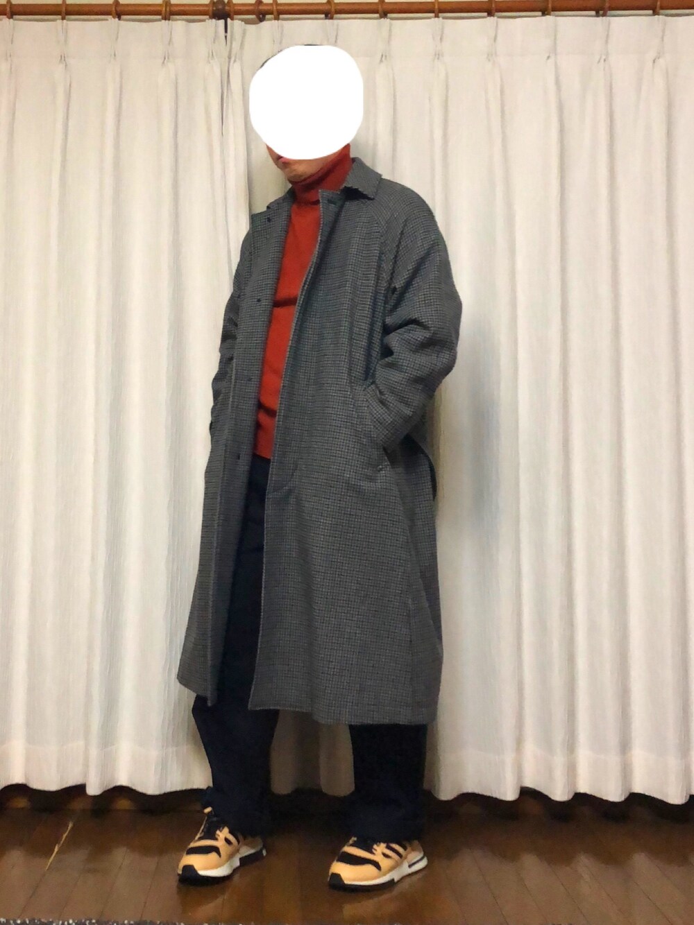 「初売りセールで買いました2019」｜「MACKINTOSH PHILOSOPHYのアイテム（チェスターコート、グレー系）」を使った、カーボンさん（メンズ・173cm）の冬コーディネートの1枚目の写真