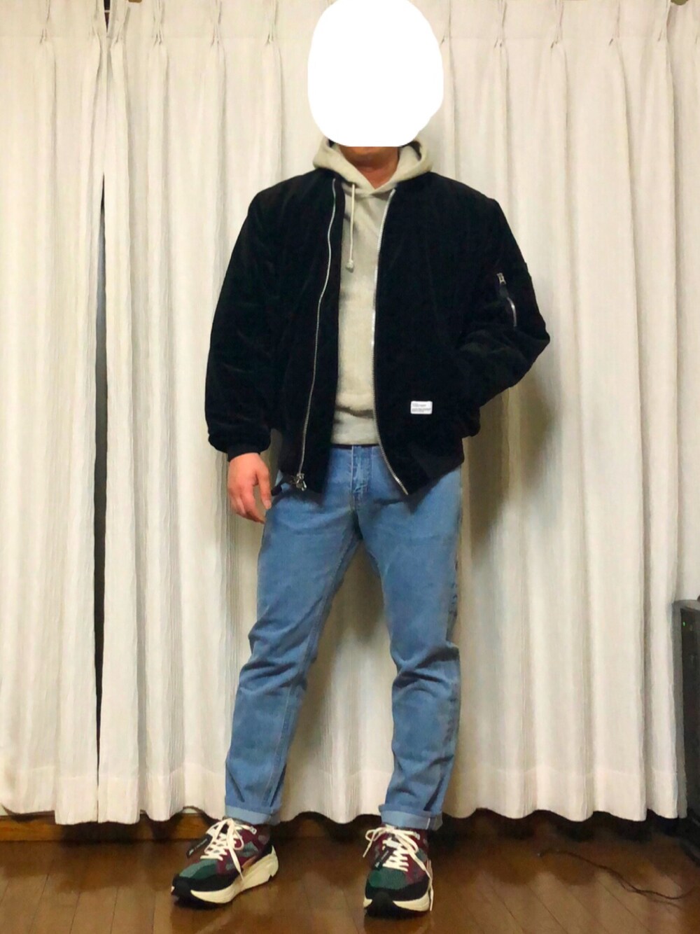 「BEDWIN & THE HEARTBREAKERSのアイテム（MA-1、ブラック系）」を使った、カーボンさん（メンズ・173cm）の冬コーディネートの1枚目の写真
