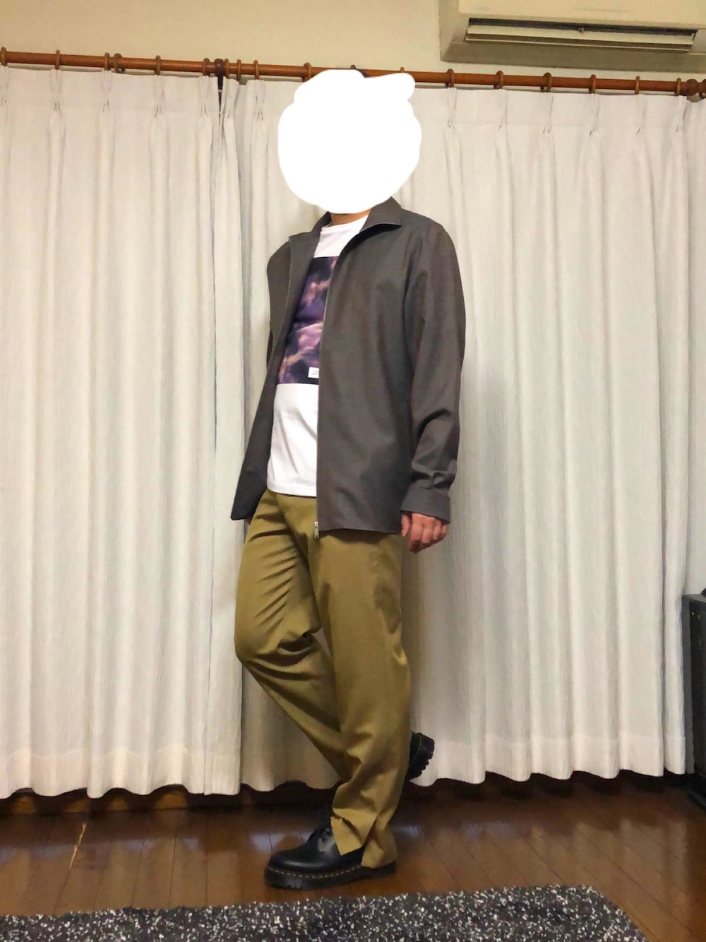 「チョコ色に染まれ」｜「COSのアイテム（ブルゾン、グレー系）」を使った、カーボンさん（メンズ・173cm）の冬コーディネートの1枚目の写真
