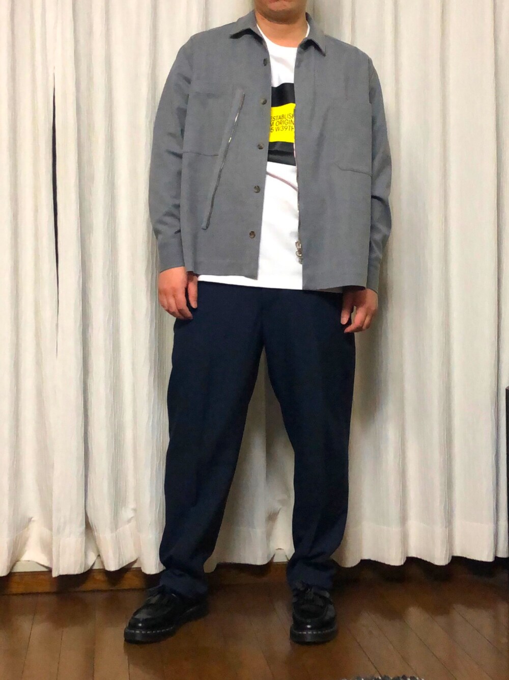 「UNIQLOのアイテム（スラックス、ブルー系）」を使った、カーボンさん（メンズ・173cm）の冬コーディネートの1枚目の写真