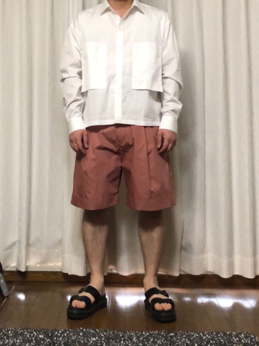 「UNUSEDのアイテム（シャツ/ブラウス、ホワイト系）」を使った、カーボンさん（メンズ・173cm）の春コーディネートの1枚目の写真