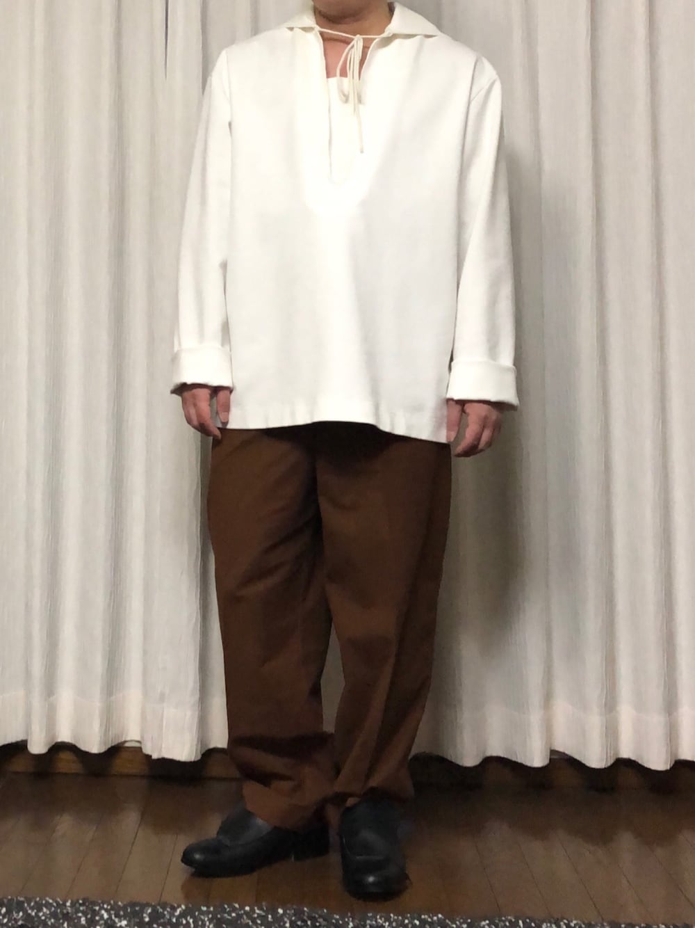 「MM6 Maison Margielaのアイテム（パーカー、ホワイト系）」を使った、カーボンさん（メンズ・173cm）の春コーディネートの1枚目の写真