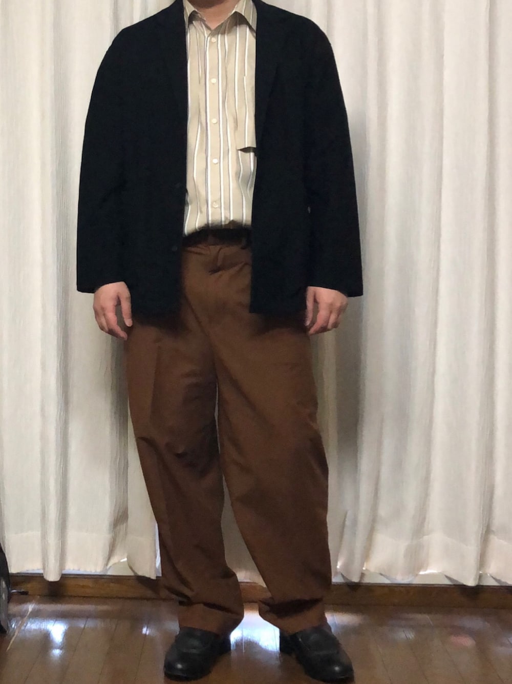 「YOKEのアイテム（シャツ/ブラウス、ベージュ系）」を使った、カーボンさん（メンズ・173cm）の春コーディネートの1枚目の写真