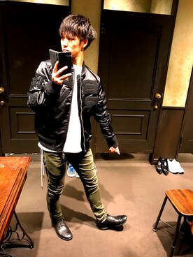 「DIESEL（ディーゼル）のアイテム（MA-1）」を使った、つじを。さん（メンズ・173cm）の冬コーディネート