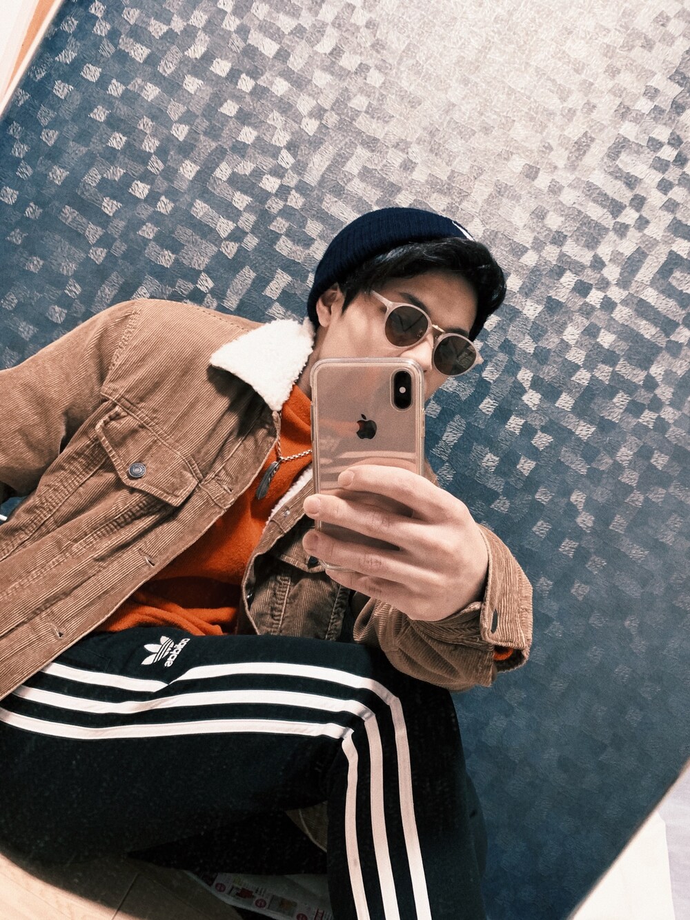 「adidas originals、H&M、ベイフロー(BAYFLOW)、guess、お洒落さんとつながりたい、大人カジュアル、低身長、ストリート、サーフスタイル、春」｜「Guessの【GUESS】 TRIANGLE LOGO WATCH/【ゲス】（ニットキャップ/ビーニー、ブラック系）」を使った、KATUさん（メンズ・160cm）の春コーディネートの1枚目の写真