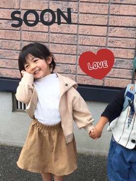 「petit main（プティマイン）のビッグシルエットジップパーカー（パーカー、ベージュ系）」を使った、やましぃさん（キッズ・100cm）の春コーディネート