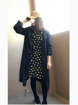 「ワンピース×スニーカー」｜「アイテム（トレンチコート）」を使った、みかんさん（レディース・148cm）の秋コーディネート