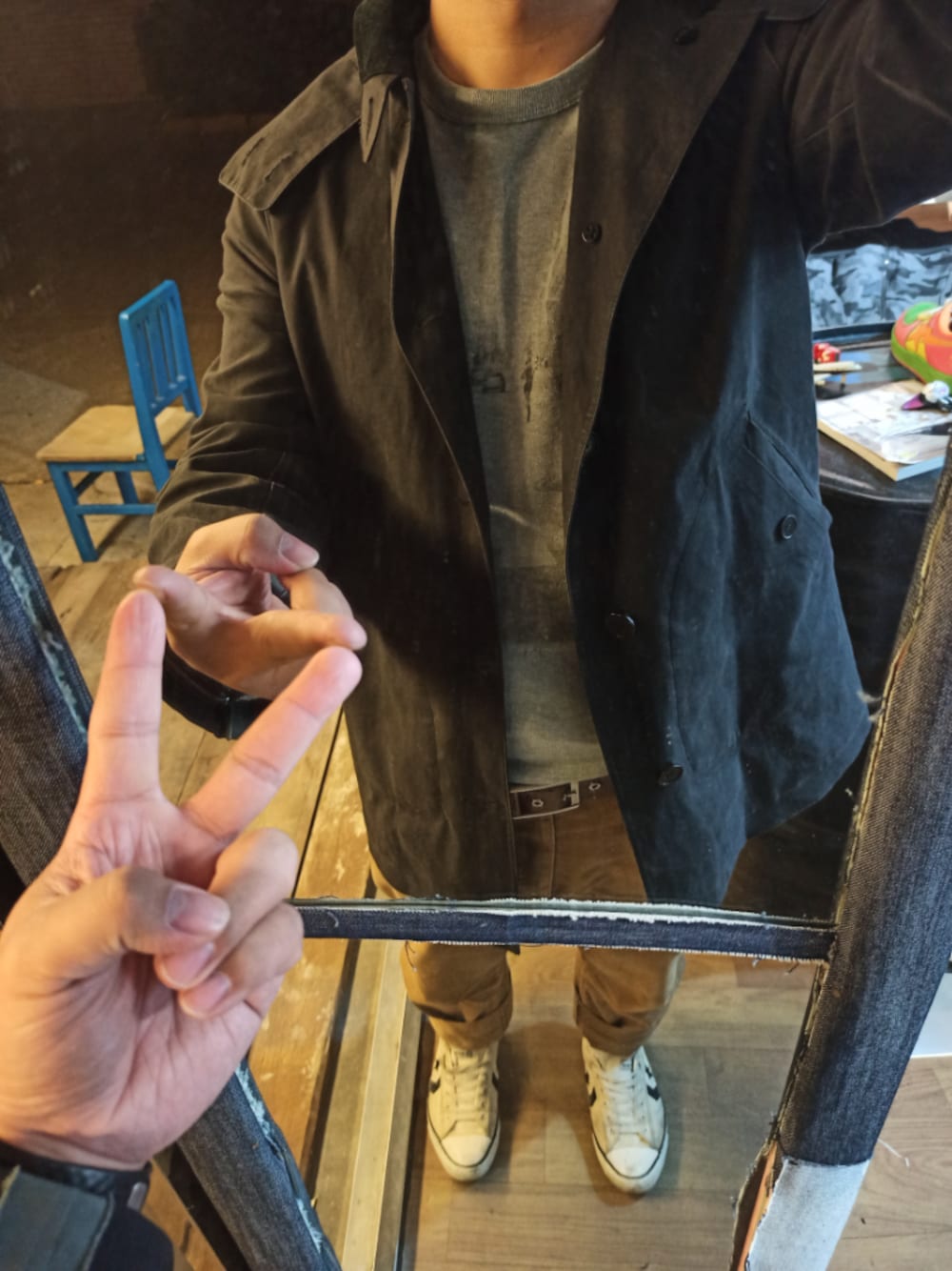 「CONVERSEのアイテム（スニーカー、グリーン系）」を使った、TCRさん（メンズ・168cm）の秋コーディネートの1枚目の写真