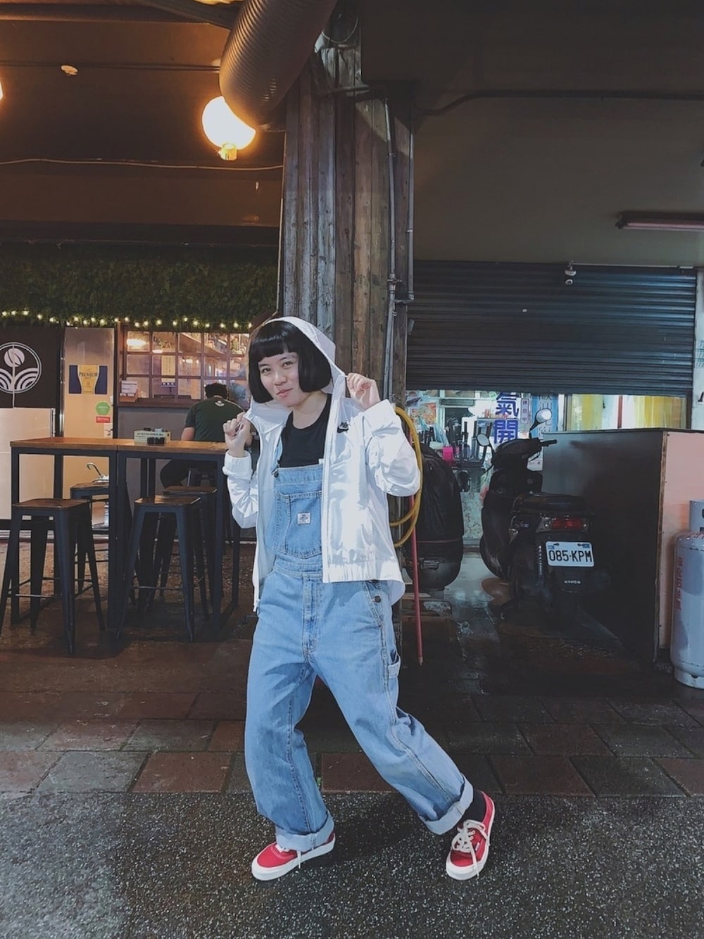 「Taiwan、TAIPEI」｜「NIKEのアイテム（スタジャン、ホワイト系）」を使った、Zさん（レディース・161cm）の春コーディネートの1枚目の写真