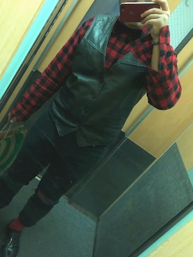 「アイテム（蝶ネクタイ、レッド系）」を使った、たっつんさん（メンズ・168cm）の秋コーディネート