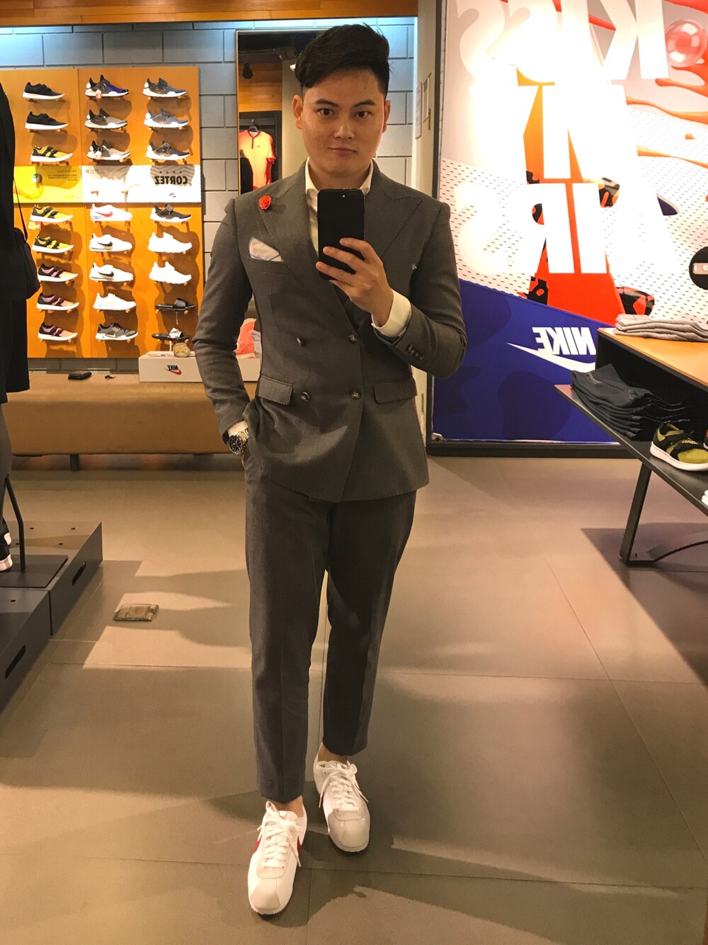 「就是先生のアイテム（スーツジャケット、グレー系）」を使った、就是先生さん（メンズ・168cm）の春コーディネートの1枚目の写真
