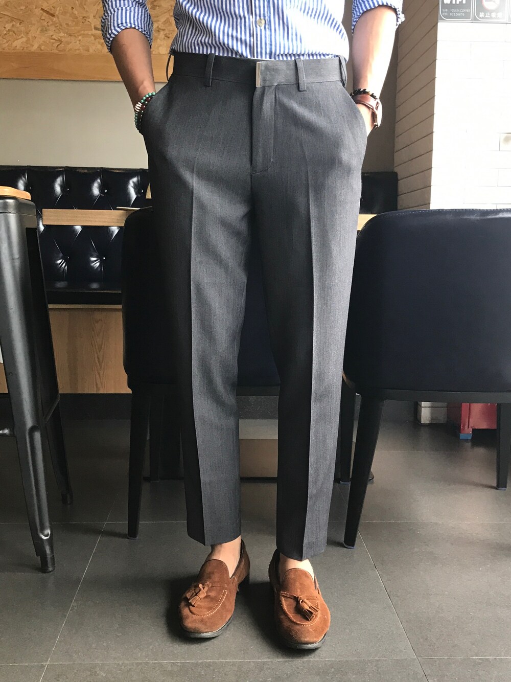 「就是先生のアイテム（チノパンツ、グレー系）」を使った、就是先生さん（メンズ・168cm）の夏コーディネートの1枚目の写真